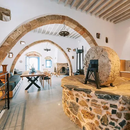 Square Luxury * Kalathos