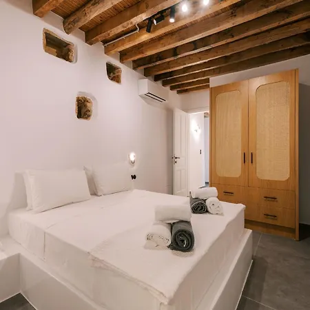 Square Luxury Villa