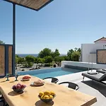 Square Luxury * Kalathos