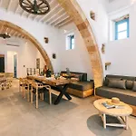 Square Luxury Vilă *